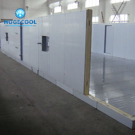 Building outdoor cold storage room for fruit and vegetable
