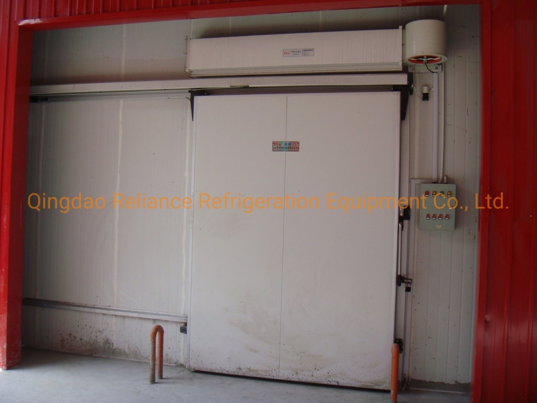 Small Cold Storage Room for Dairy Products and Beverages Powered by Freon Refrigerant