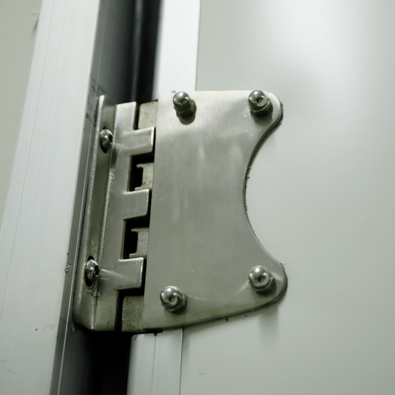 Customized Sizes Sling Door for Cold Room Suitable Temperature -20 C 5 C No Packaged